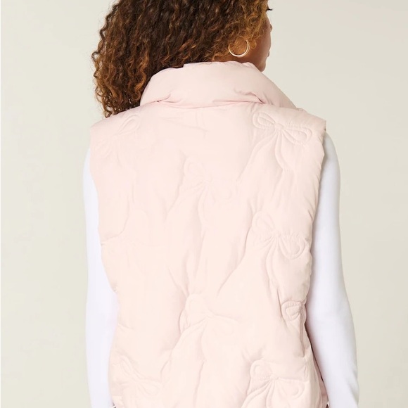 Hollister Light Pink Quilted Vest - Picture 2 of 5